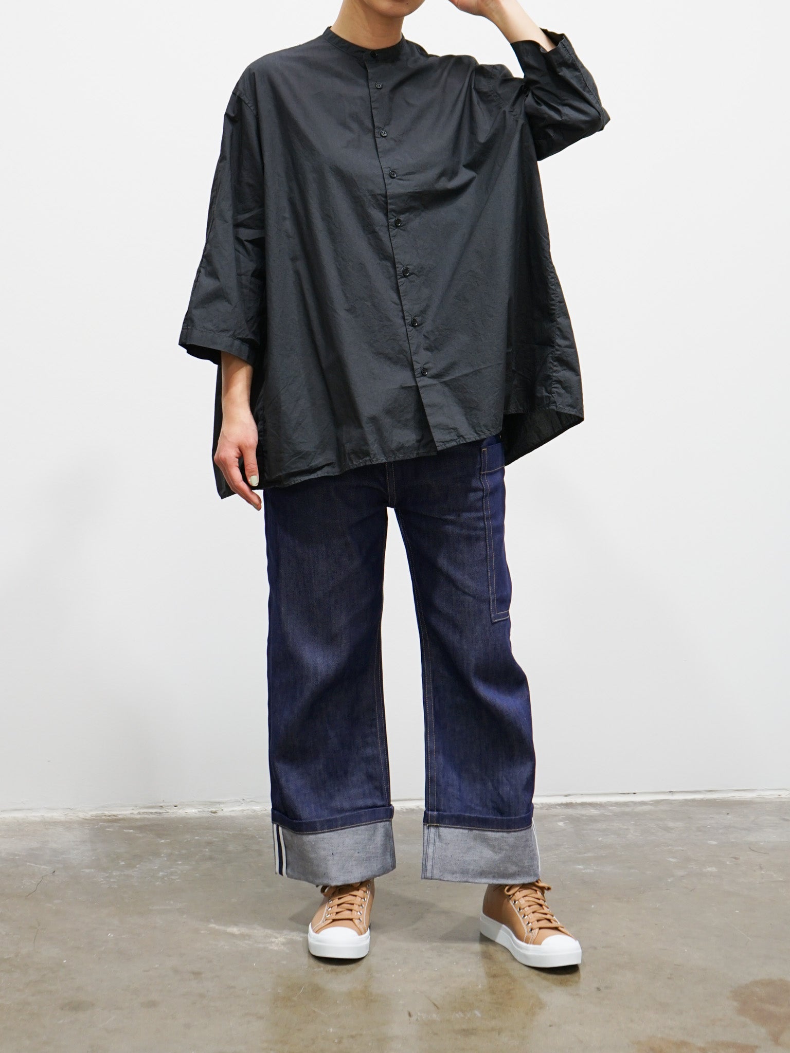Namu Shop - Veritecoeur Band Collar Gather Back Shirt - Sumikuro