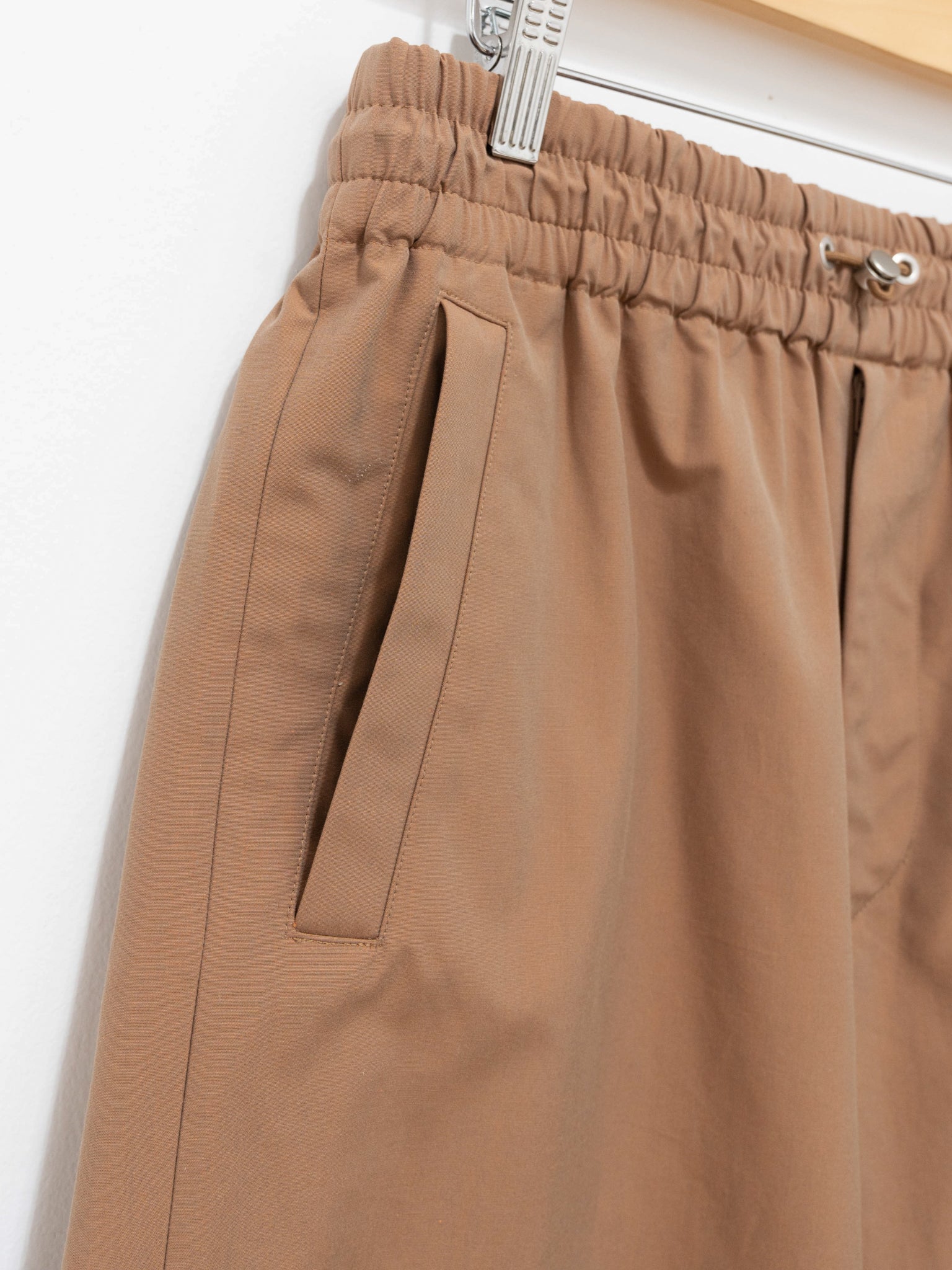 Namu Shop - Auralee Finx Tussah Chambray Easy Pants - Brown Chambray