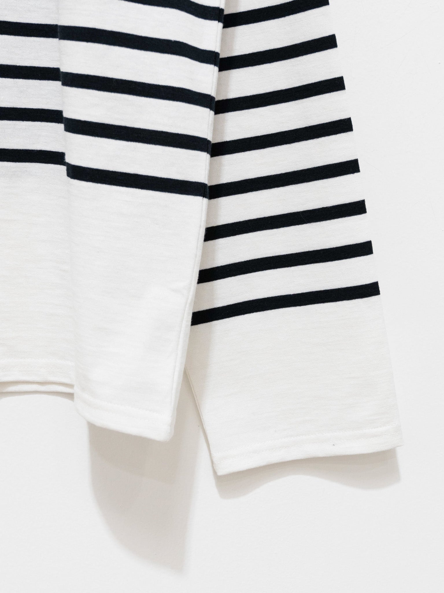 Namu Shop - Veritecoeur Le Minor Border Longsleeve Tee - Black x White