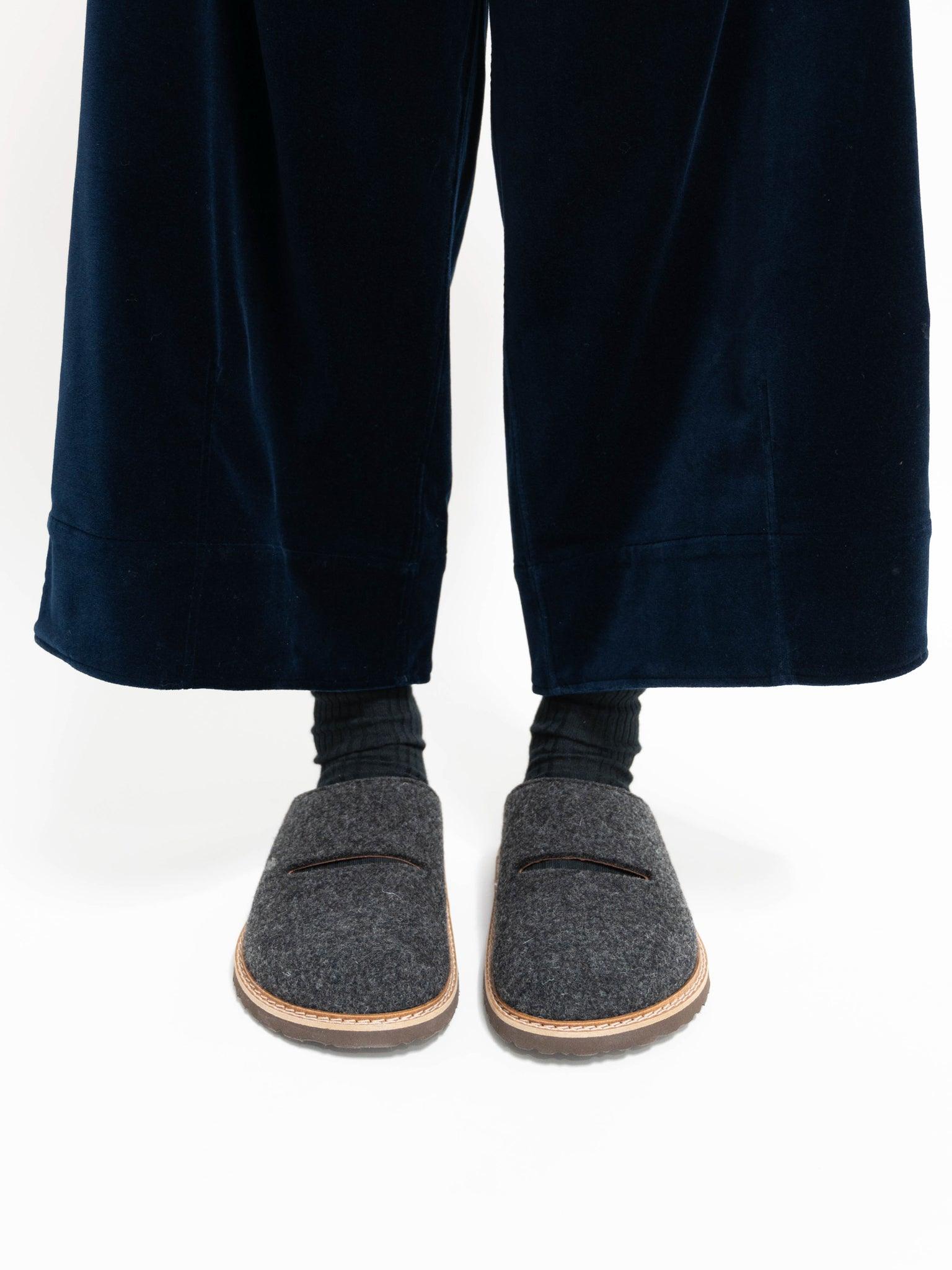 Namu Shop - Sofie D'Hoore Flora Slides - Charcoal